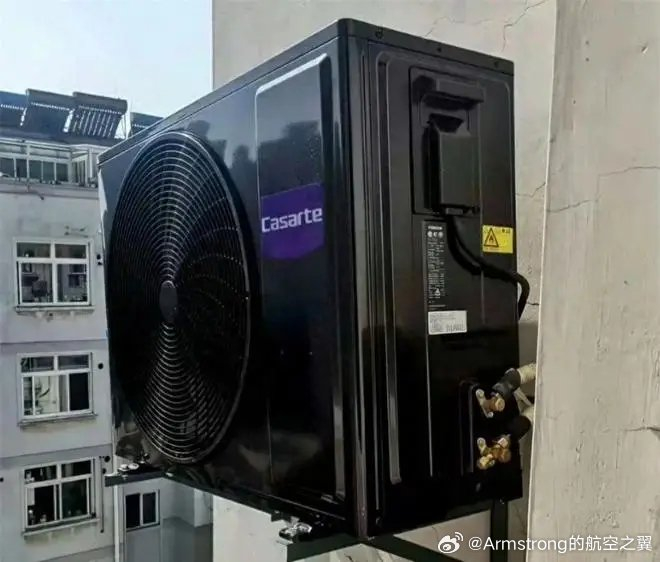 黑色空调外机存在但罕见，吸热影响制冷效率